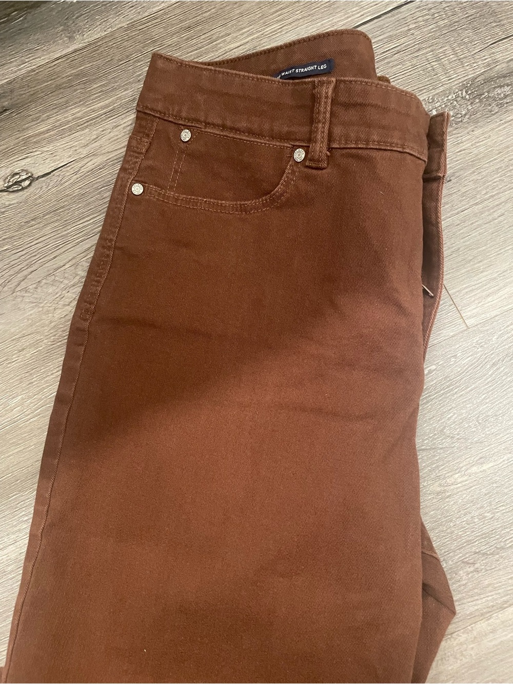 Women’s Straight Leg Jeans in Brown